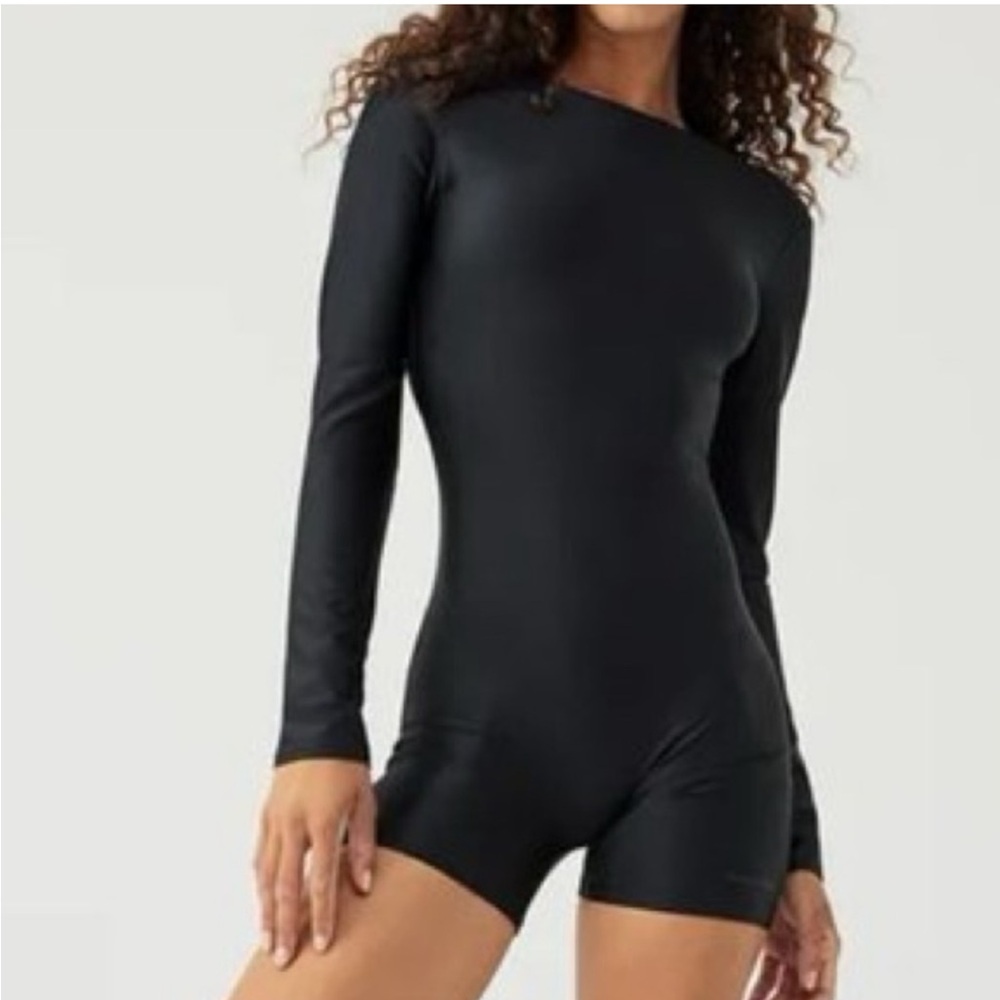 Outdoor Voices Beam 3.5” Shorts Bodysuit Black Long Sleeve Athletic Small S Yoga